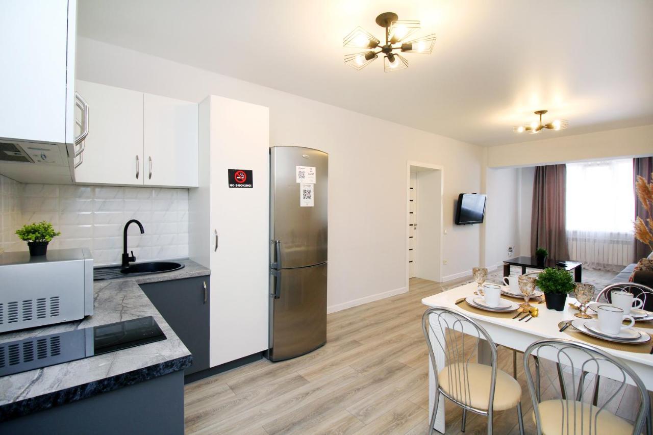 Интересная Двушка В Молодежке Almaty Extérieur photo